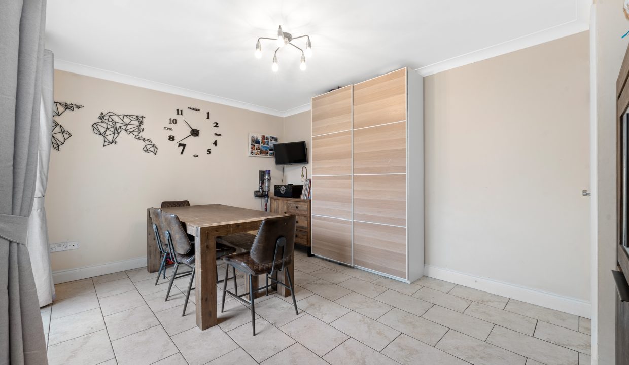 108 Clarkes Wood, Mount Oval - interior-8